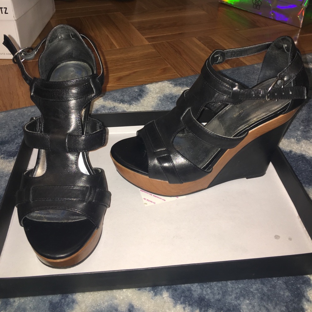 INC black wedges
