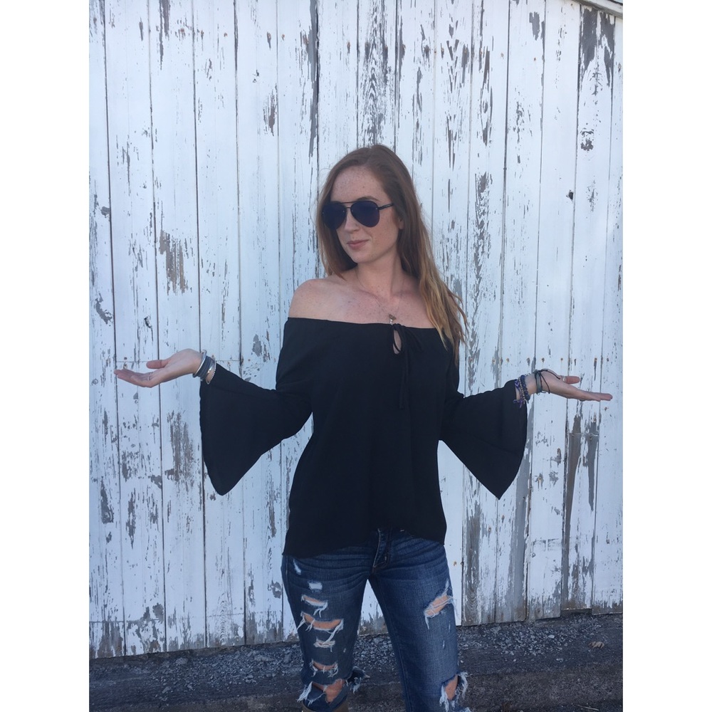 ONY 2 LEFT!!!! The Cabernet Franc top! ✨