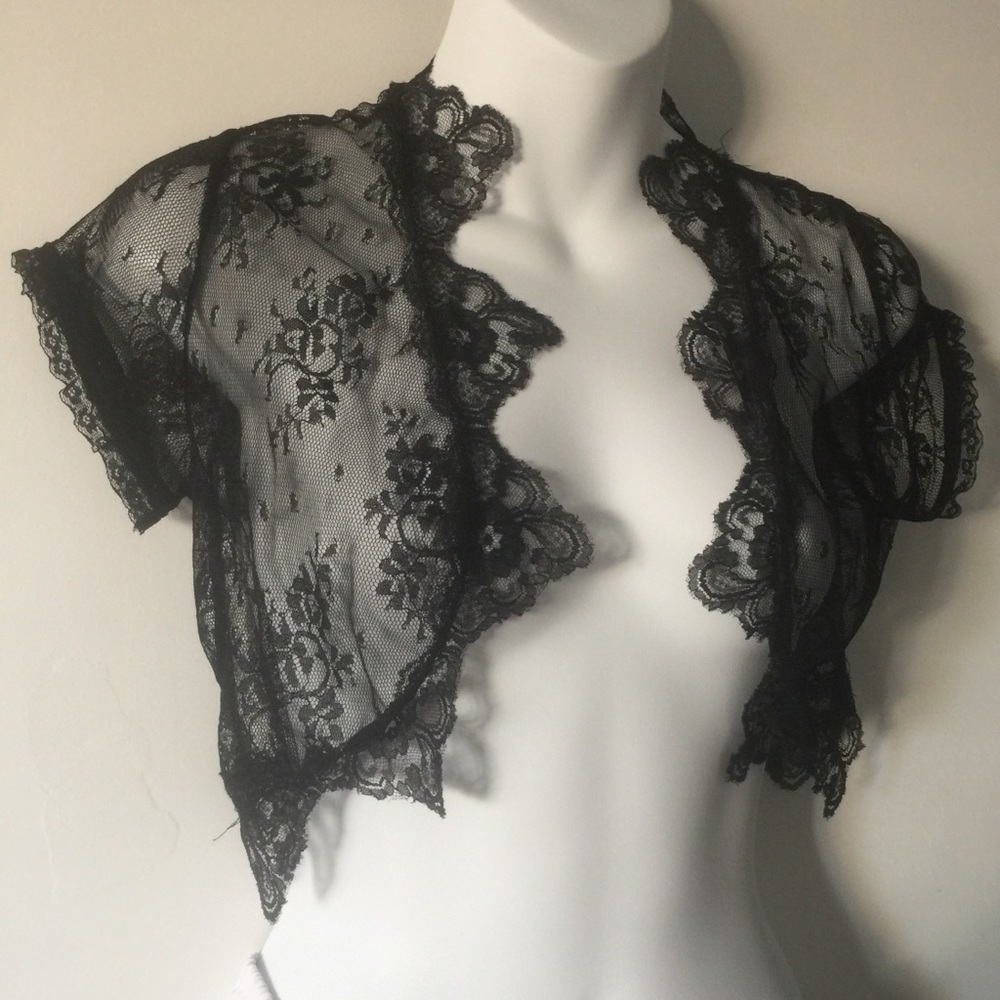 Lace style bolero short sleeve jacket