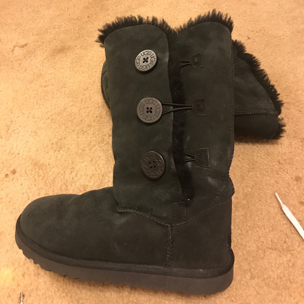 Black uggs