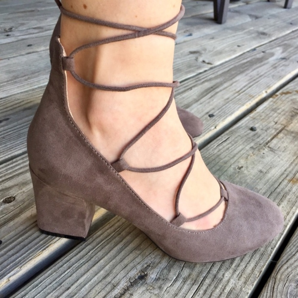 Athena Alexander Lace Up Pumps NWOT