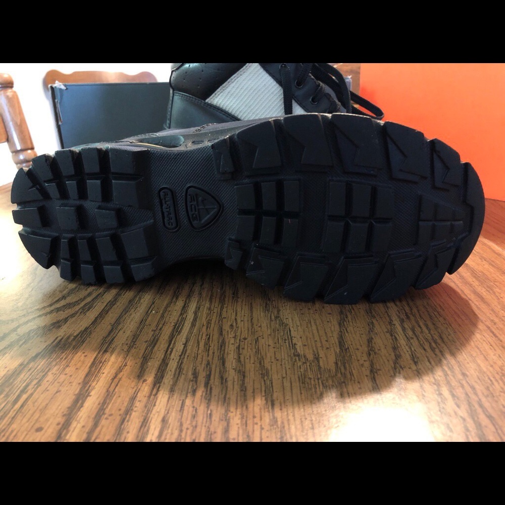 Men’s Nike Air Max Goadome ll - Picture 2 of 2