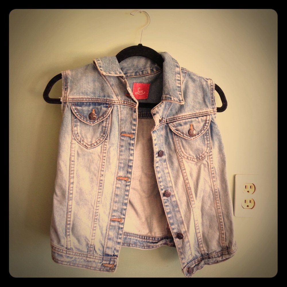 Jean Vest