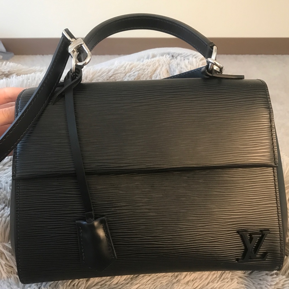 LOUIS VUITTON PURSE