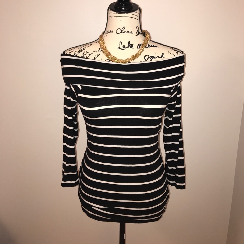 White House Black Market Off shoulder top XS
