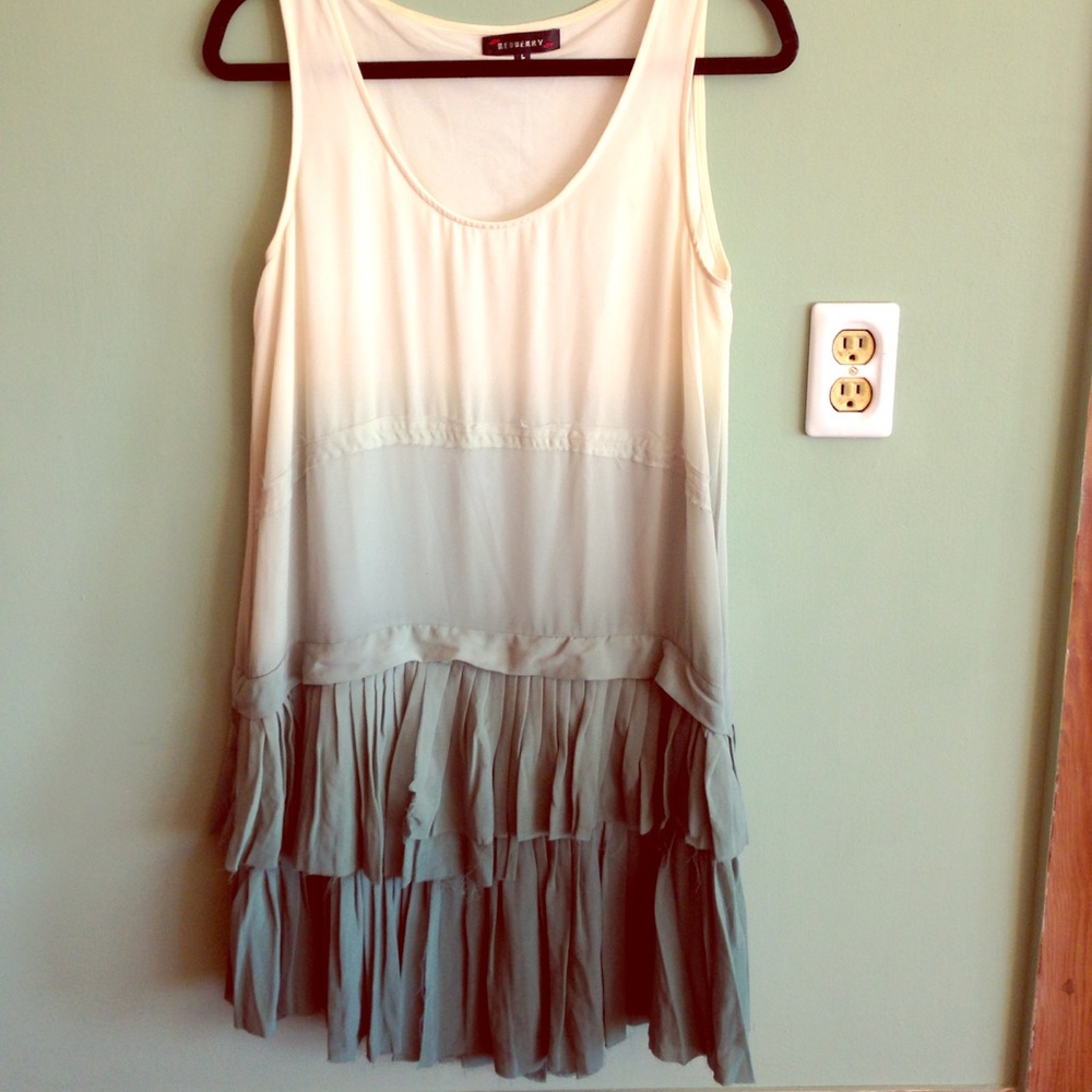 Beautiful green and white polyester dress!