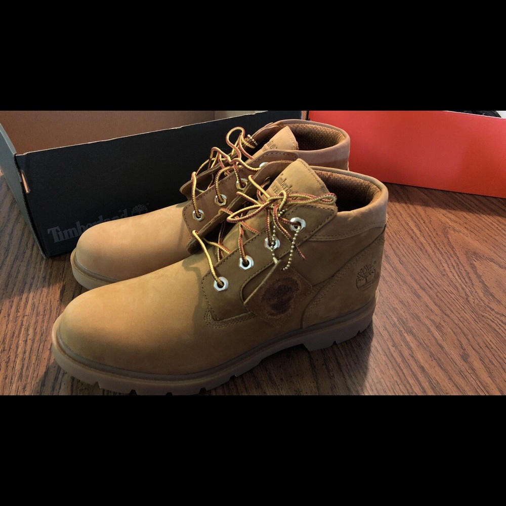Men’s Timberland Chukka comes with free protector