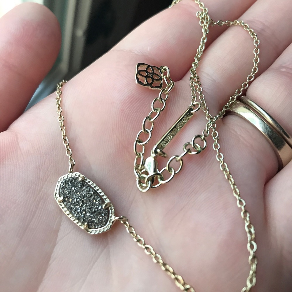 **SOLD** Kendra Scott Necklace