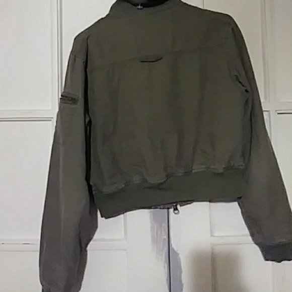 Half Jacket - Picture 2 of 3