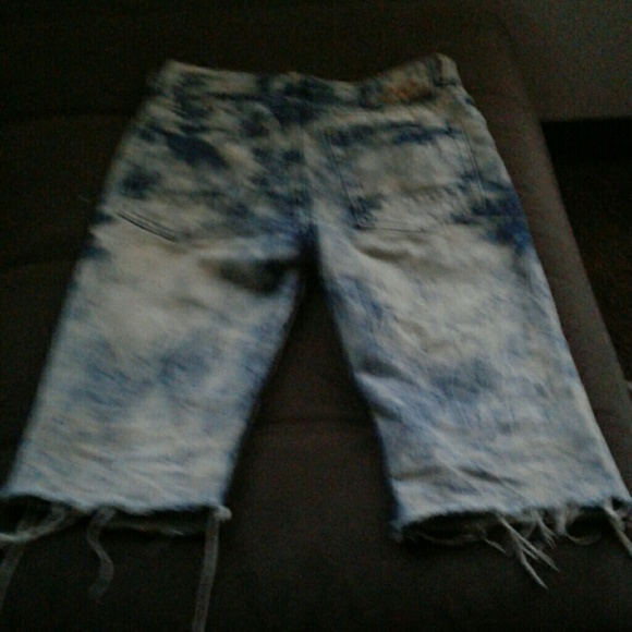 Mens denim shorts - Picture 2 of 2