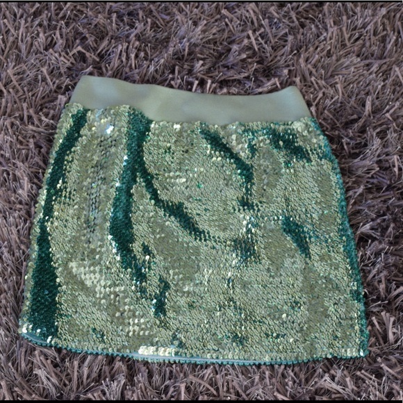 Dresses & Skirts - Sequin skirt