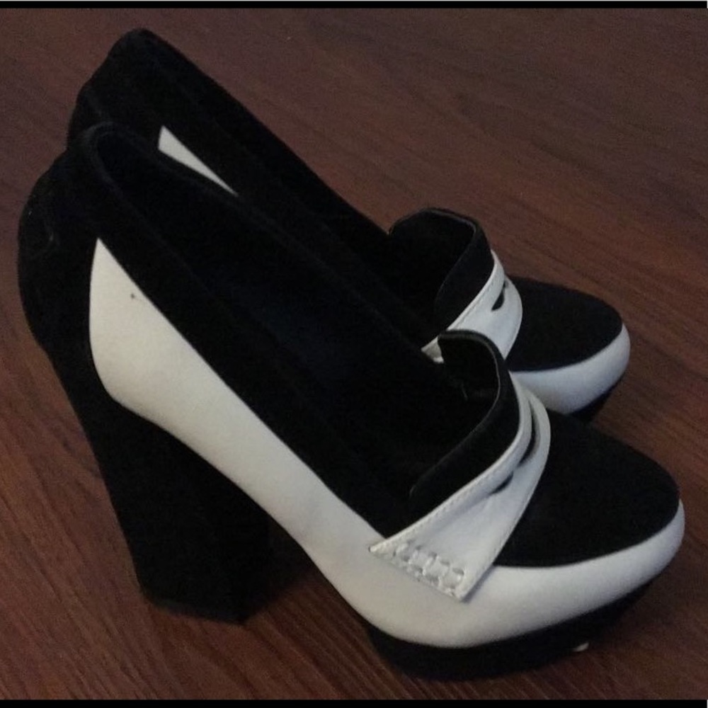 Gorgeous Shellys London high heels!