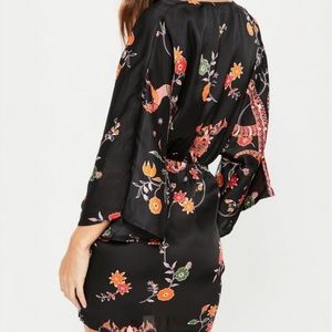 MISGUIDED Black Silky Printed Kimono Shift Dress