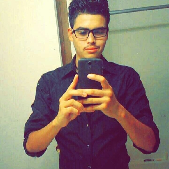 Meet your Posher, Alex - Picture 1 of 1