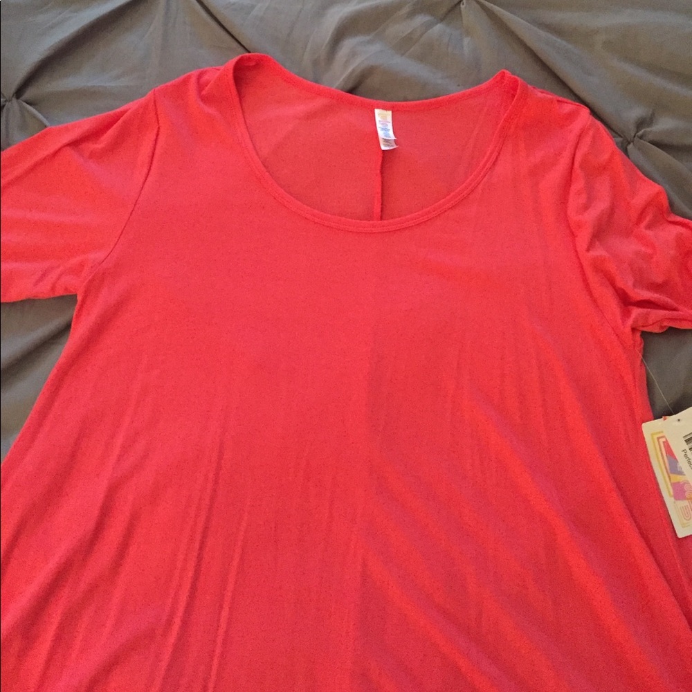 NWT small pink perfect T