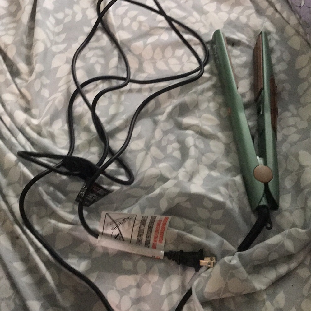 Agave heat oil flat iron