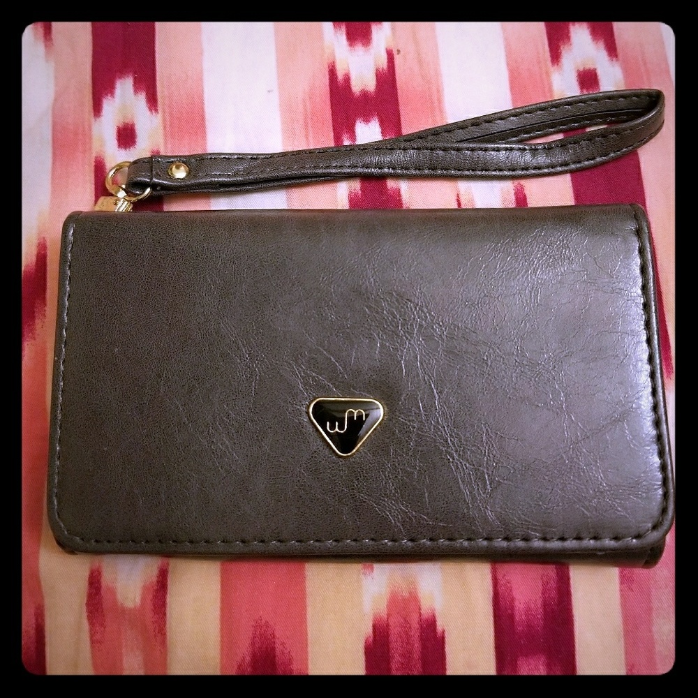 Iphone 6 or less holder or a clutch bag