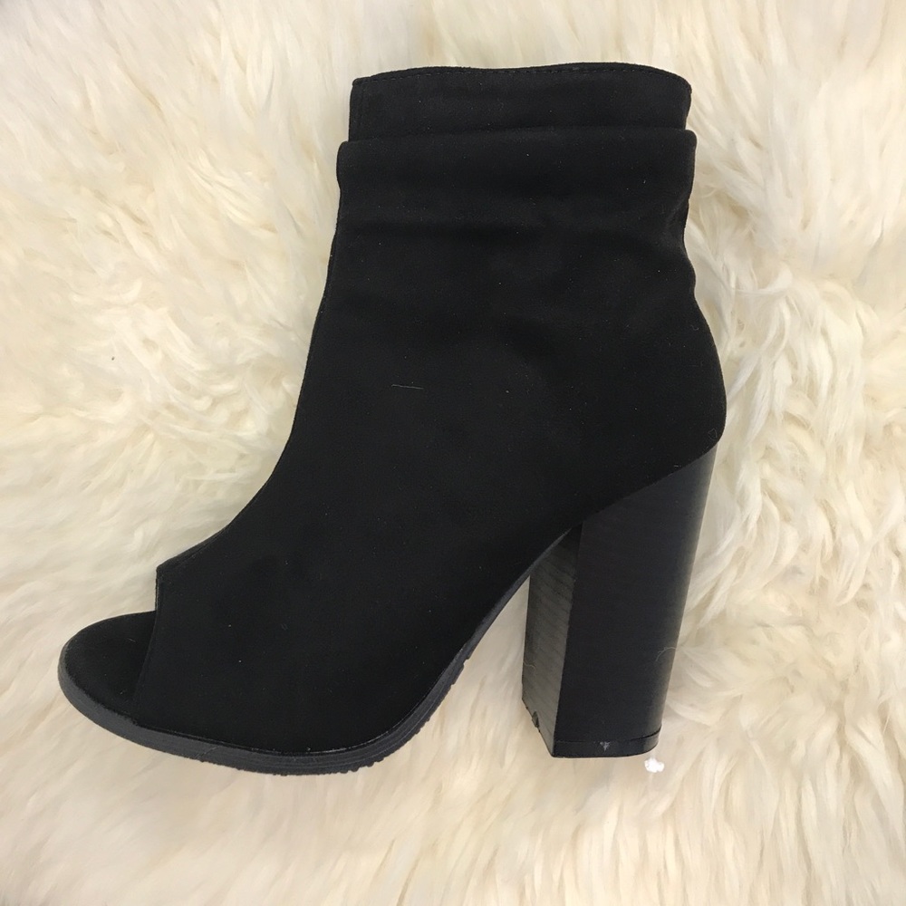 ✨Patty Block Heel Booties✨ - Picture 4 of 5