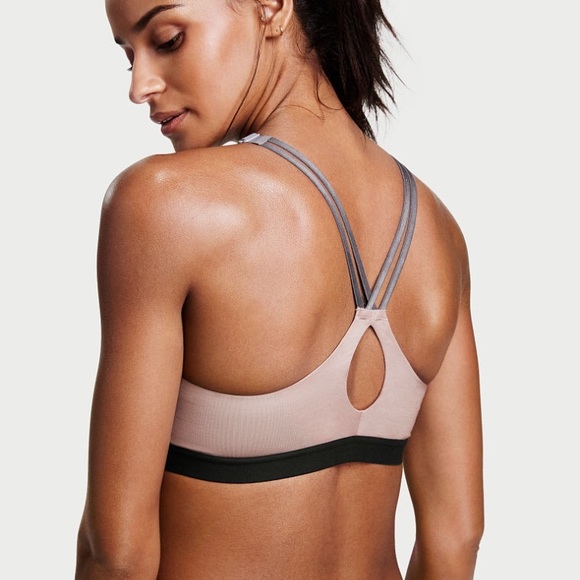 Lightweight sports Bra - Picture 2 of 7