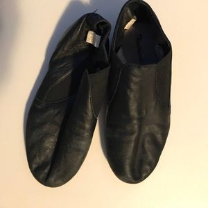 Black jazz shoes