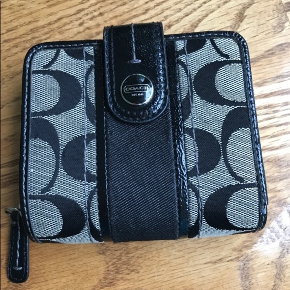 💯 Coach Wallet