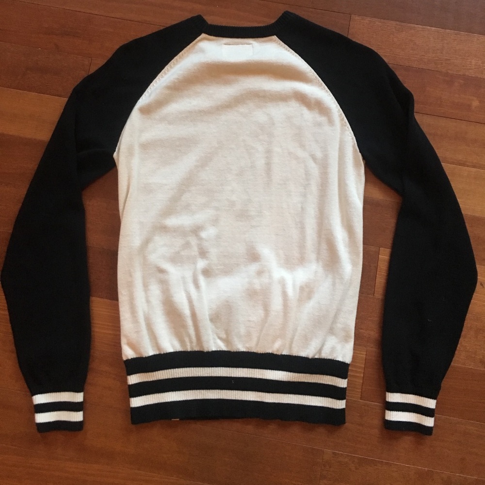 Harvard Sweater - Picture 4 of 4