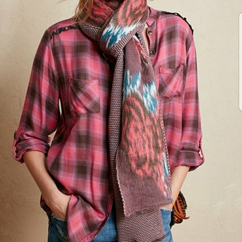 100% acrylic scarf