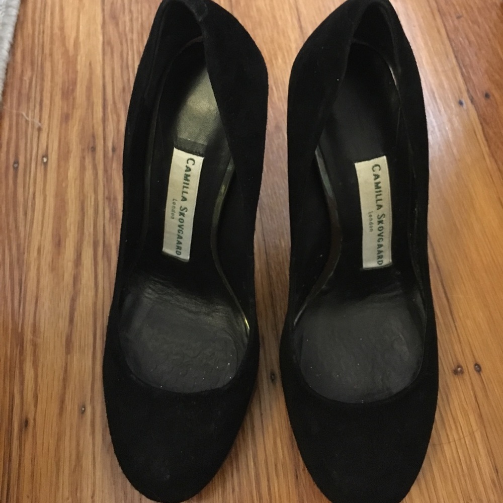 Black suede Camilla Skovgaard sawtooth pump