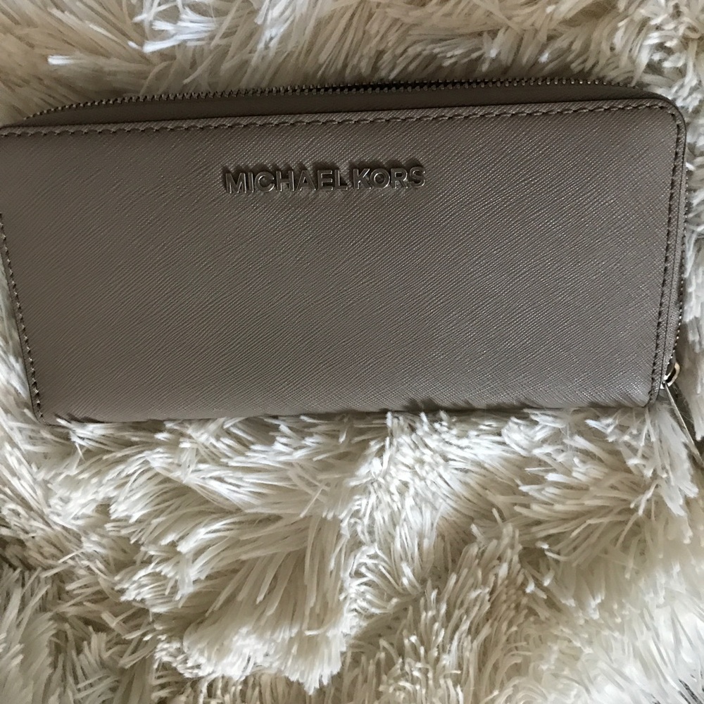 Michael Kors taupe zip around wallett