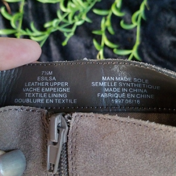 Easy Spirit Ilsa Suede Ankle Boot - Picture 8 of 8