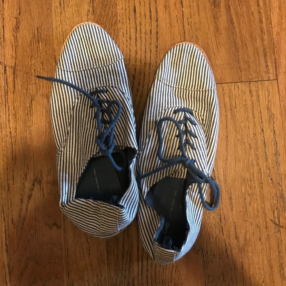 GAP blue and white striped shoes
