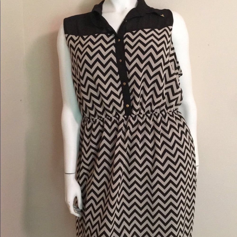 Sleeveless dress