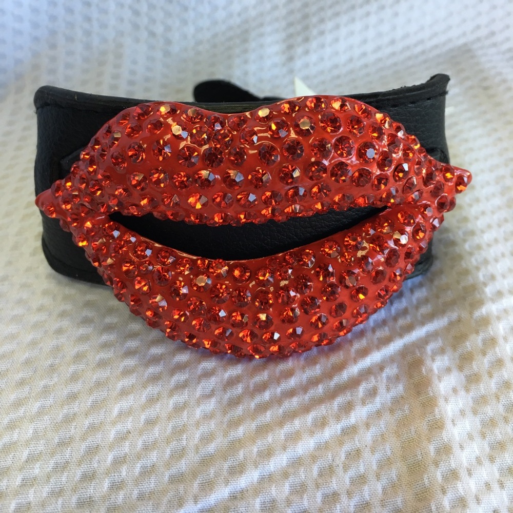 Leather Chunky Crystal Lip Buckle Bracelet