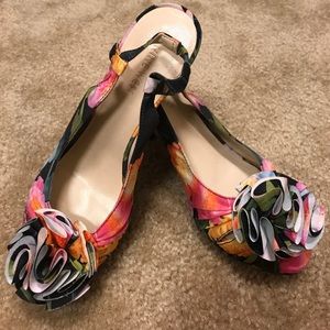 Floral high heels. Fabric. 2.5 inches high.