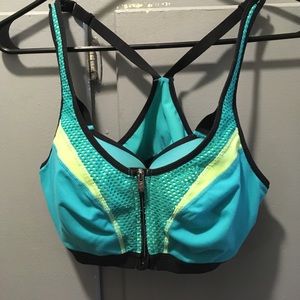 Victoria Secret sports bra 36b