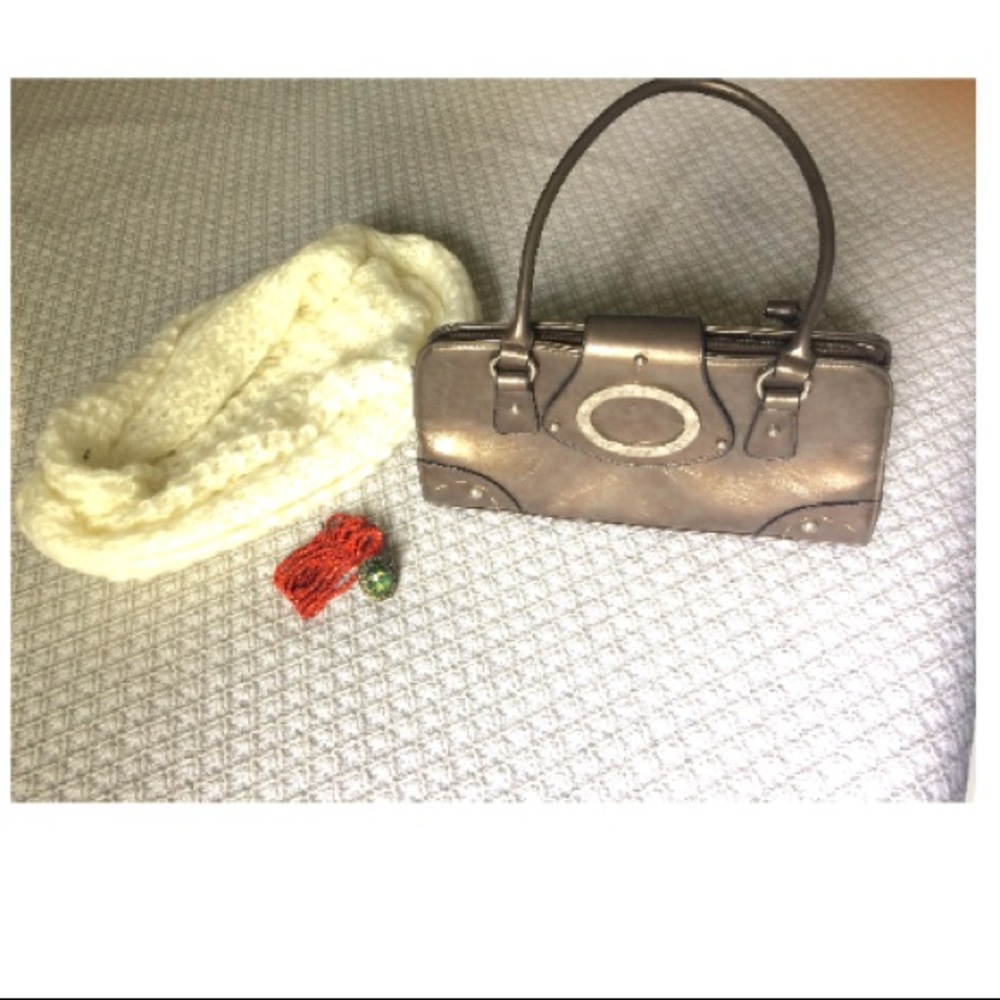 Gorgeous Vintage style gray metallic purse