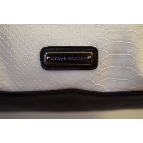 Steve Madden Crossbody + Free Card Holder - Picture 3 of 8