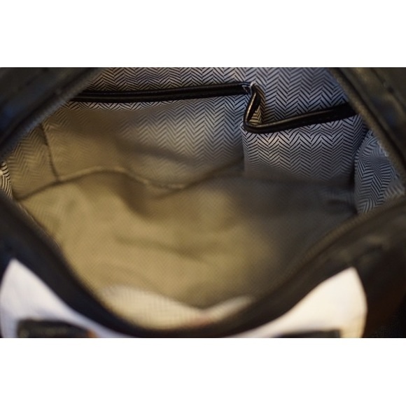 Steve Madden Crossbody + Free Card Holder - Picture 4 of 8