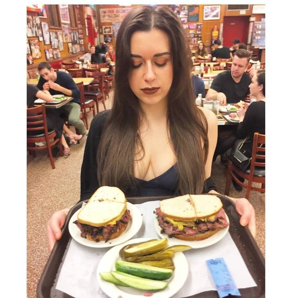 Meet your Posher, Hillary