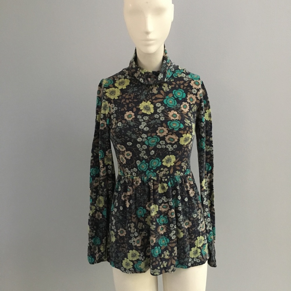 Floral long sleeve top
