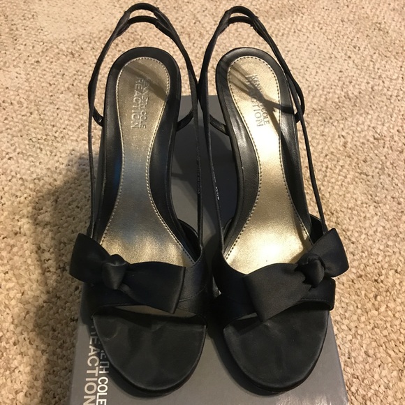Kenneth Cole Black Strappy Heels with Bow - Picture 2 of 2