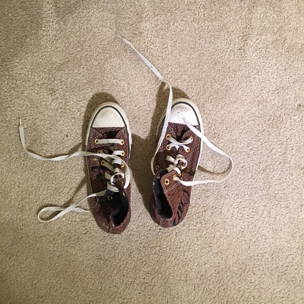 Converse Brown Sneaker (white polkadots)