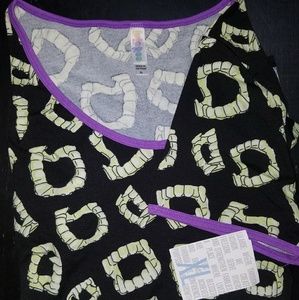 Lularoe Classic T Halloween Vampire Teeth