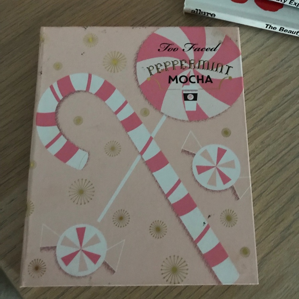 Two faced peppermint mocha eyeshadow palette