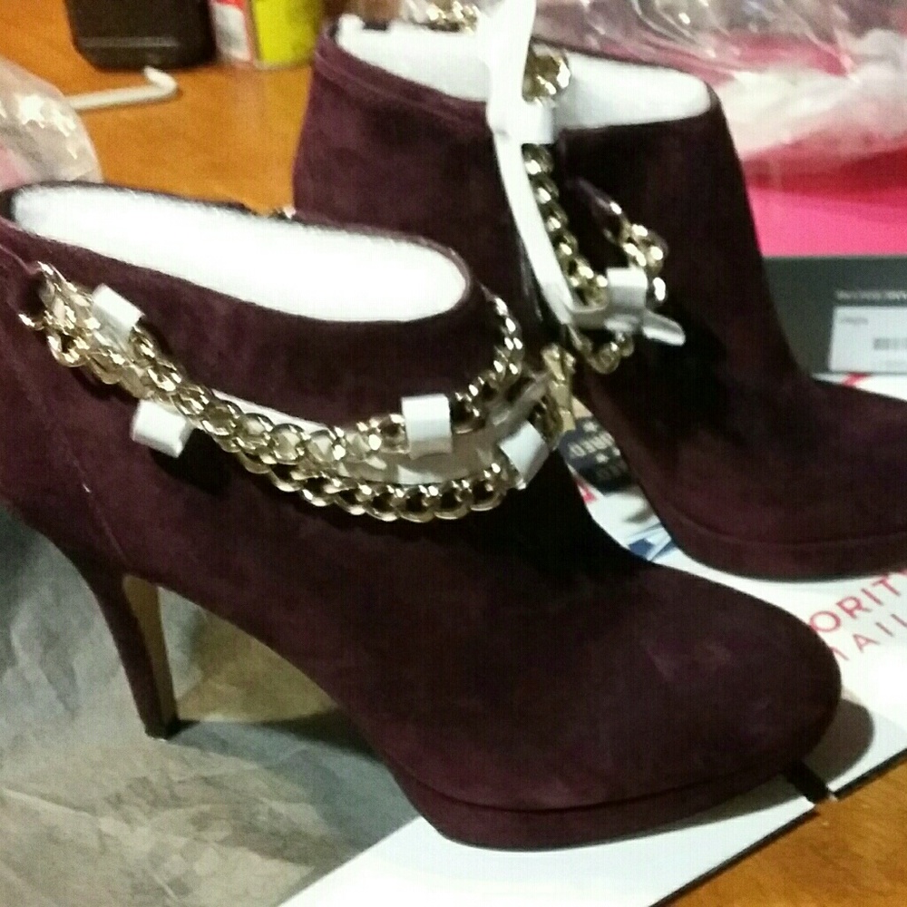 NIB Gorgeous Stiletto Heels!