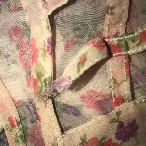 Sheer Floral Blouse - Picture 3 of 3