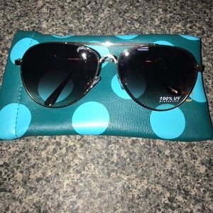 NWOT aviator style sunglasses