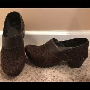 Woman's dansko clogs- size 36 (6M)- worn twice