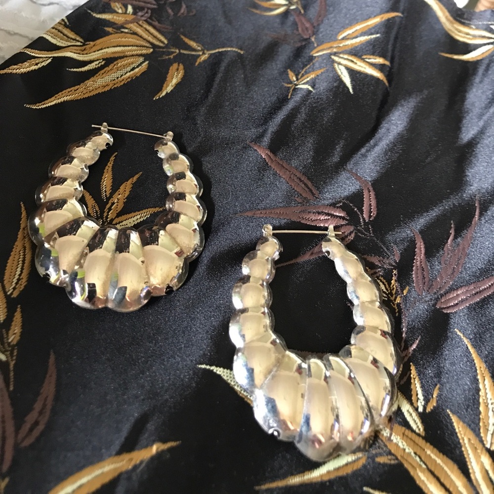 Silver pierced shrimp earrings