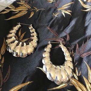 Silver pierced shrimp earrings